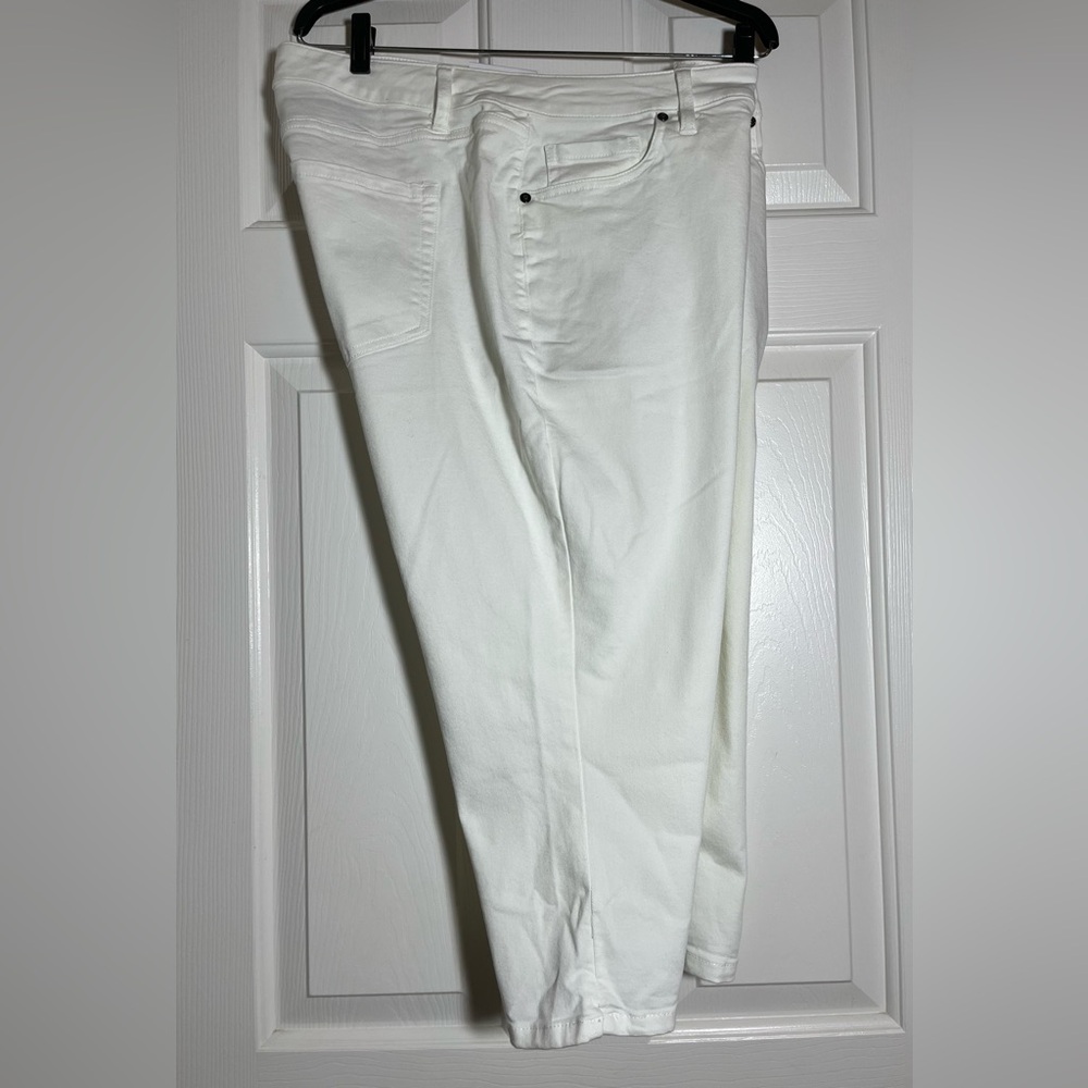 Lane Bryant Women’s White Capris